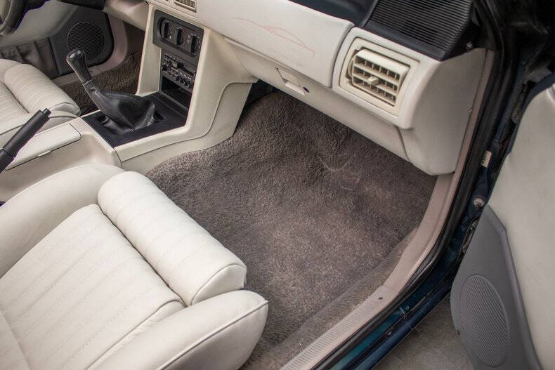 1990 Ford Mustang