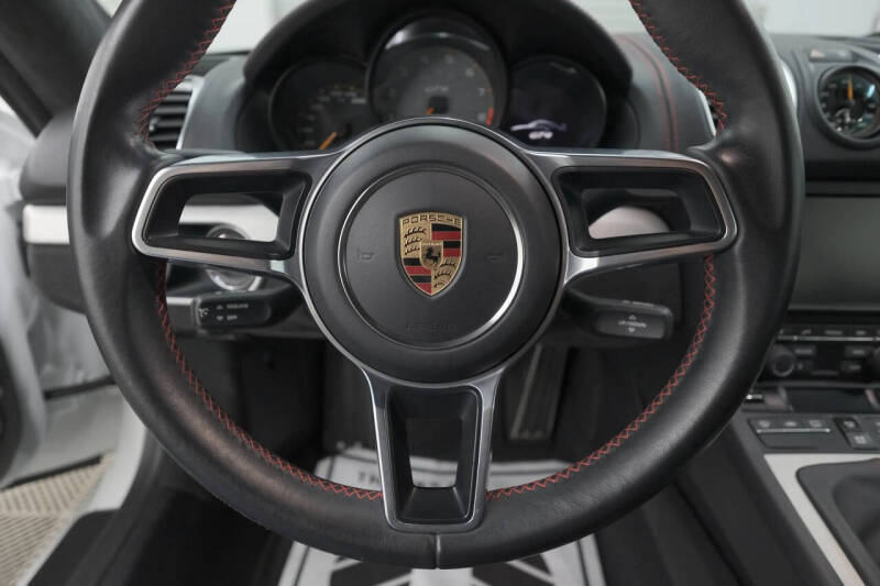 2016 Porsche Cayman GT4