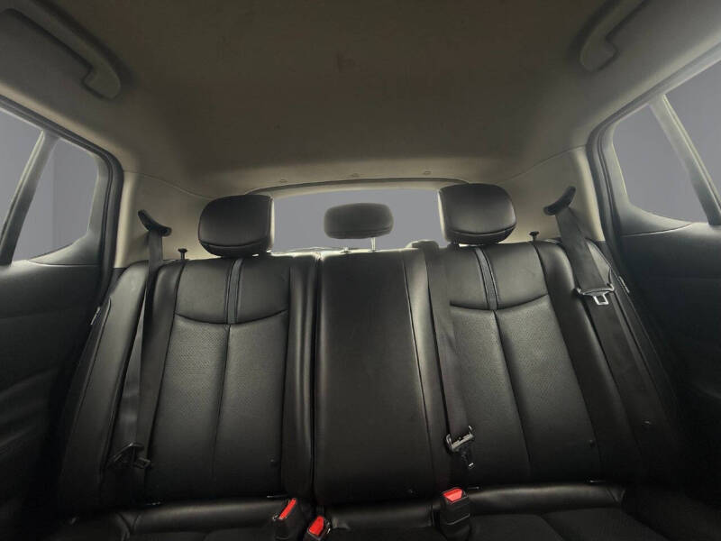 2022 Nissan LEAF SL PLUS