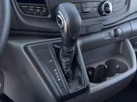 2025 Ford Transit 250