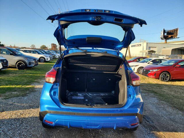 2024 Nissan Kicks SR