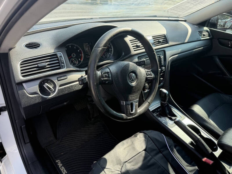 2014 Volkswagen Passat 2.5L SE PZEV