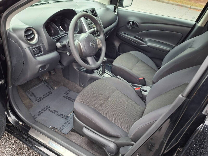 2012 Nissan Versa 1.6 SV