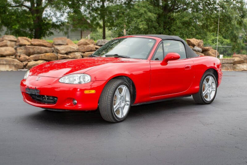 2005 Mazda MX-5 Miata for sale at CROSSROAD MOTORS in Caseyville IL