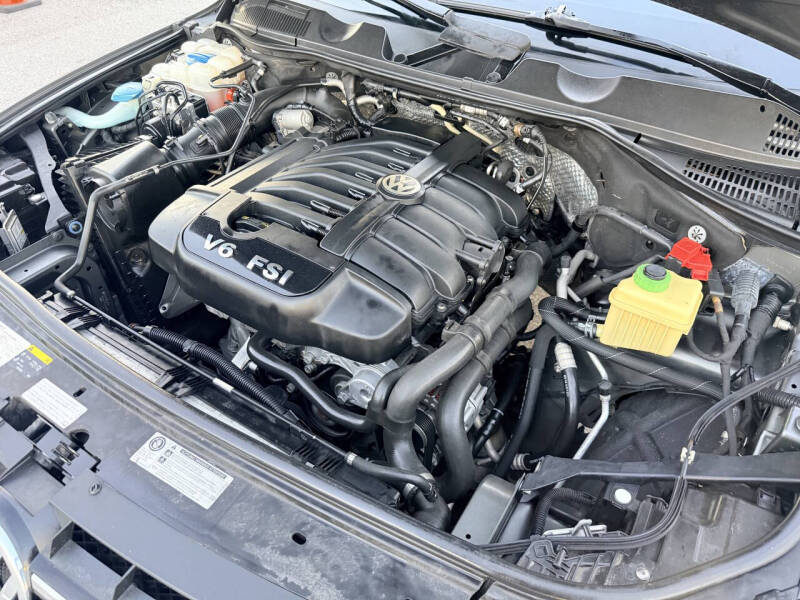 2014 Volkswagen Touareg V6 Sport