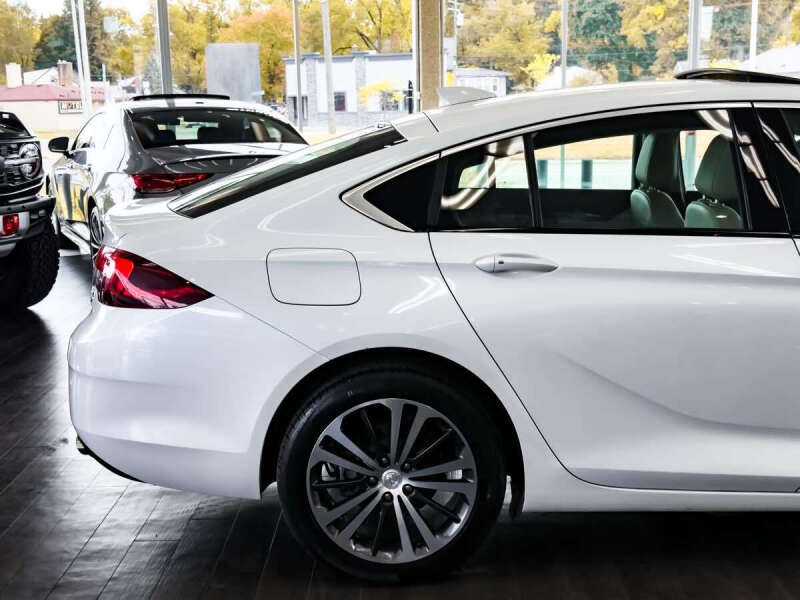 2019 Buick Regal Sportback Essence