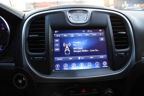 2017 Chrysler 300 Limited