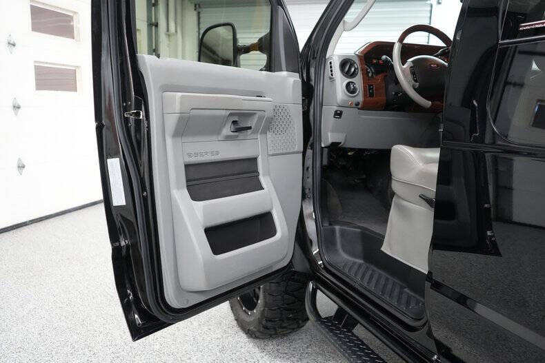 2013 Ford E-Series E-350 SD