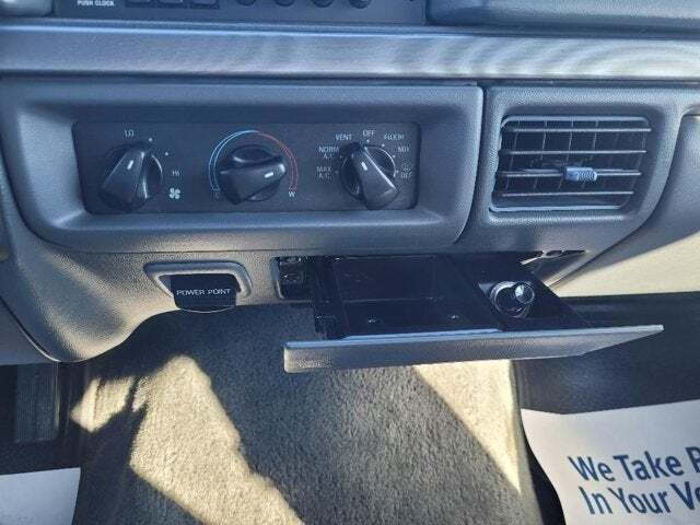 1992 Ford F-150 29