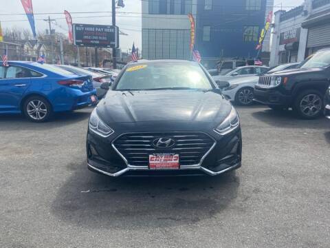 2018 Hyundai Sonata for sale at BHPH AUTO SALES in Newark NJ