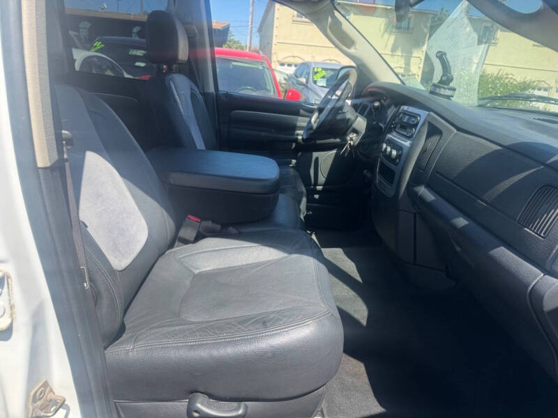2005 Dodge Ram 1500 SLT