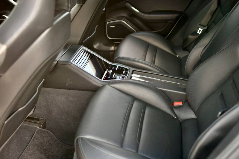 2018 Porsche Panamera Turbo S E-Hybrid