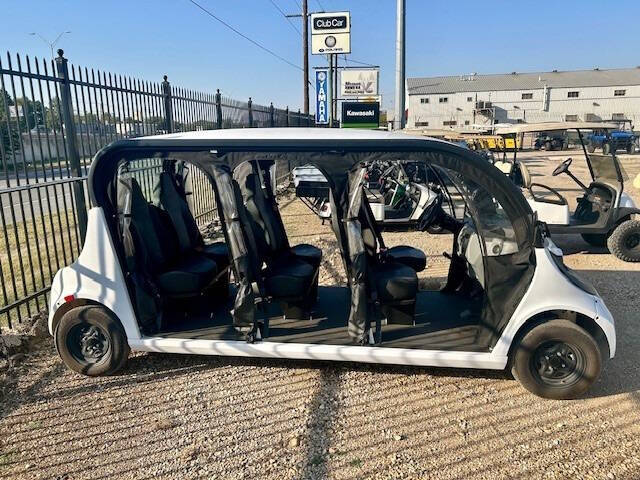 2024 GEM e6 6 Passenger Electric LSV