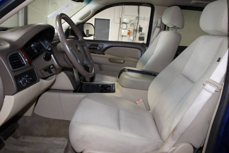 2013 Chevrolet Avalanche LS Black Diamond
