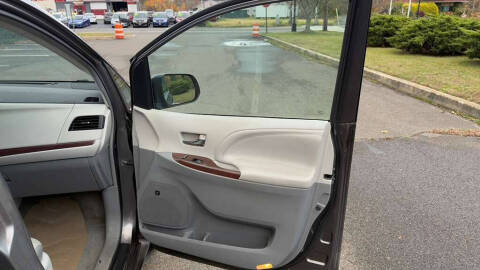 2013 Toyota Sienna Limited 7-Passenger