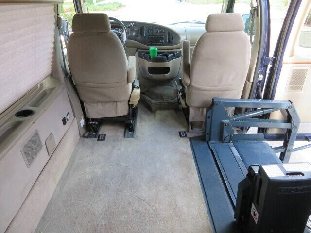 2006 Ford E-Series E-250 SD