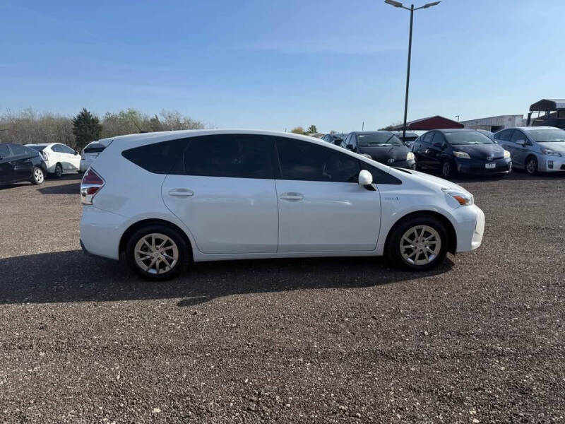 2017 Toyota Prius v Three