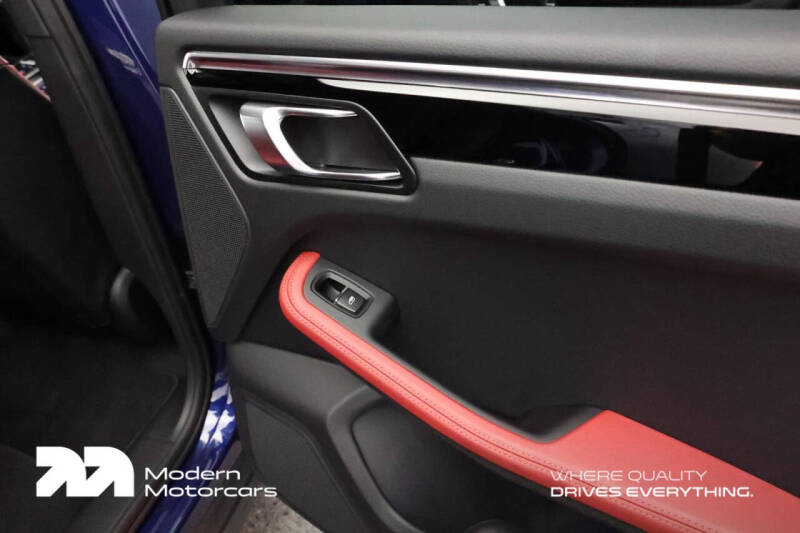 2025 Porsche Macan S