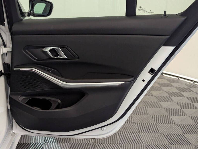 2024 BMW 3 Series 330i