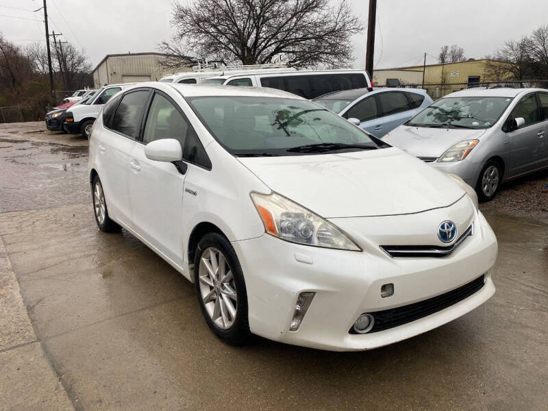 2013 Toyota Prius v Five
