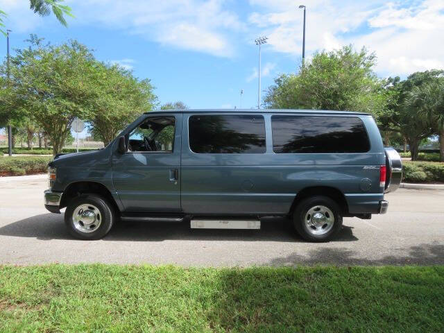 2013 Ford E-Series E-150 XLT