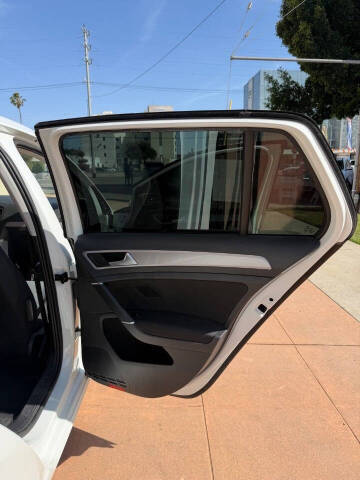 2016 Volkswagen e-Golf SE