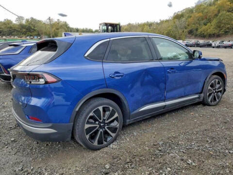 2024 VinFast VF8 Plus