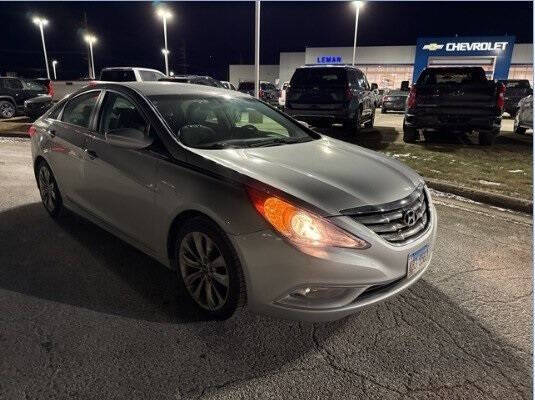 Used 2011 Hyundai Sonata SE with VIN 5NPEC4AC0BH149267 for sale in Bloomington, IL