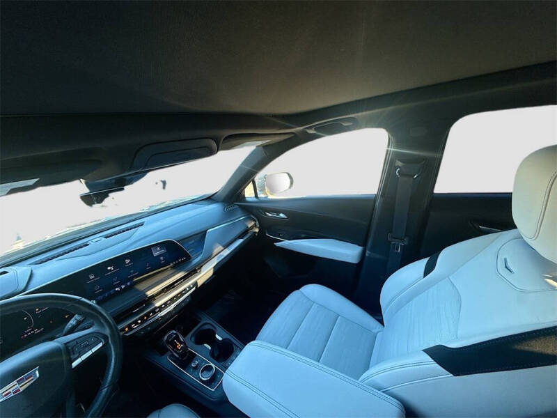 2024 Cadillac XT4 Sport