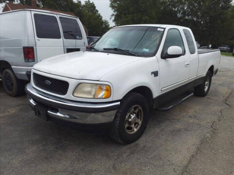 1998 Ford F-150 for sale at WOOD MOTOR COMPANY in Madison TN