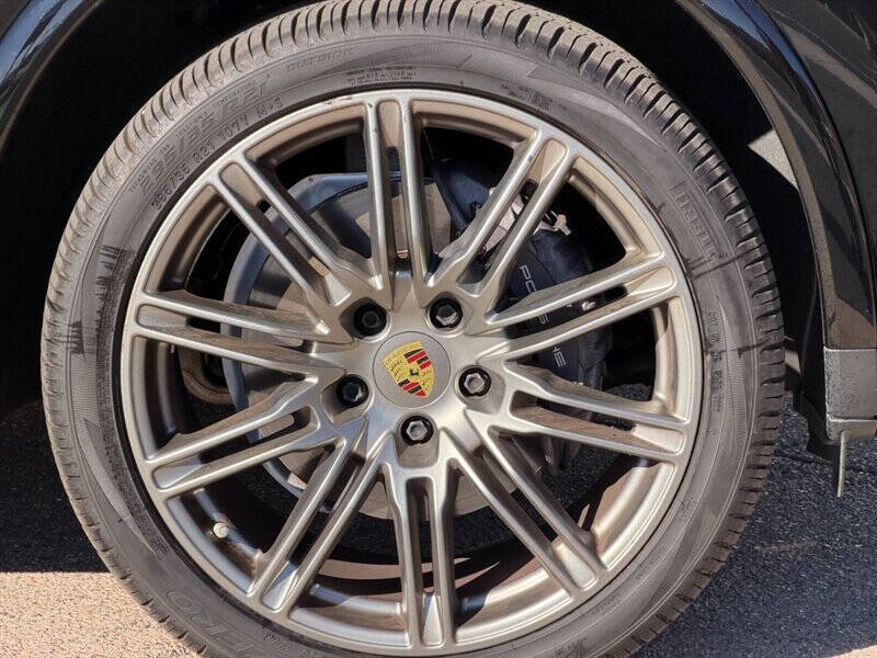 2018 Porsche Cayenne Platinum Edition