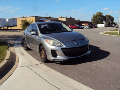 2013 Mazda MAZDA3 for sale at ARIANA MOTORS INC in Addison IL