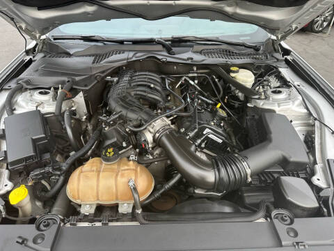 2016 Ford Mustang V6