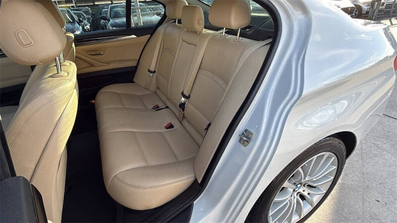 2016 BMW 5 Series 528i