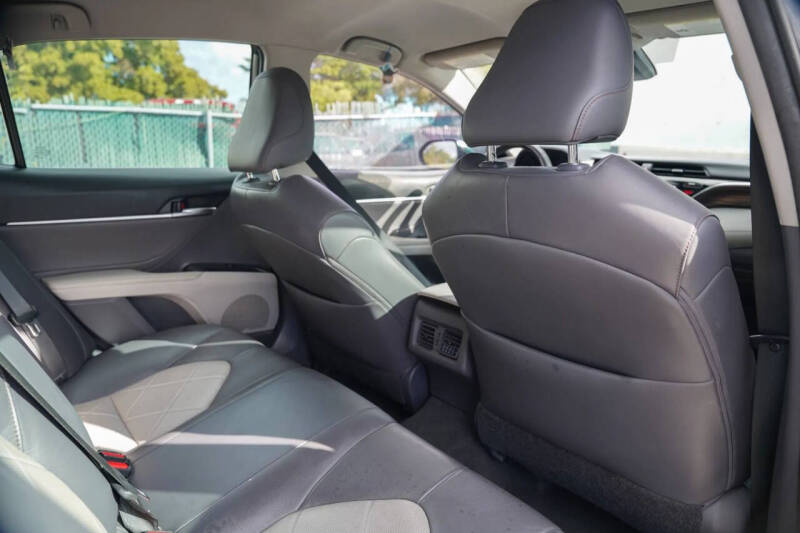 2020 Toyota Camry LE