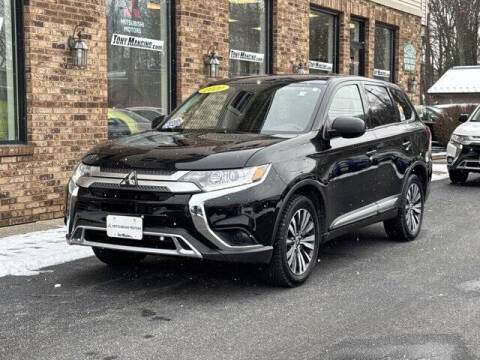 2020 Mitsubishi Outlander for sale at The King of Credit in Clifton Park NY