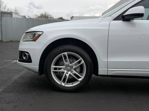 2016 Audi Q5 2.0T quattro Premium Plus