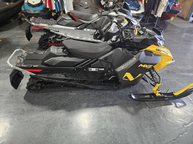2025 Ski-Doo MXZ NEO+ 600 EFI ES Ripsaw