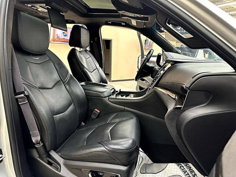 2017 Cadillac Escalade Platinum