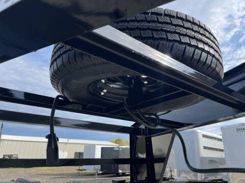 2025 Top Hat 24x102 Wide Drive Over GN