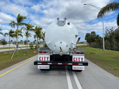 2015 Freightliner M2 106