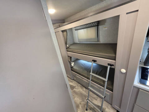 2021 Thor Motor Coach Quantum