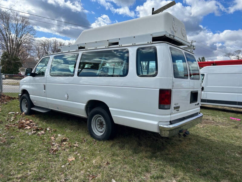 2011 Ford E-Series E-350 SD XLT