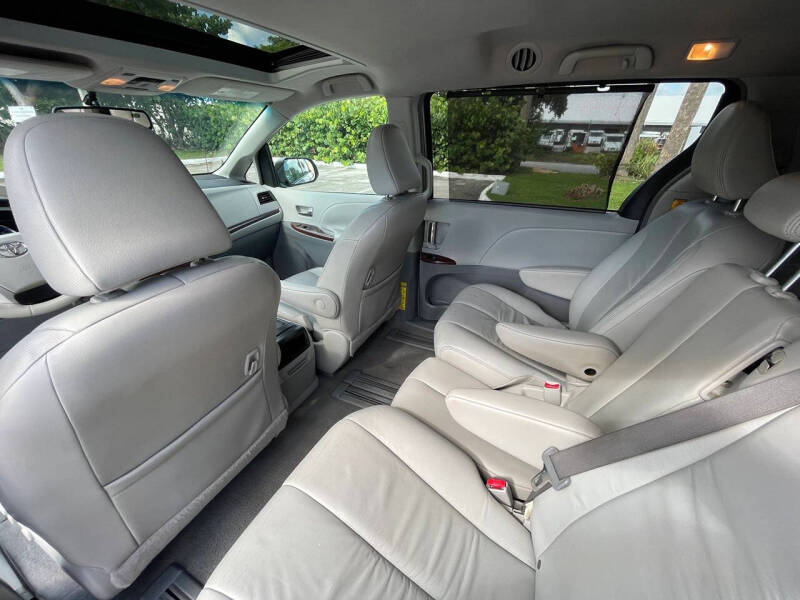 2011 Toyota Sienna XLE 8-Passenger