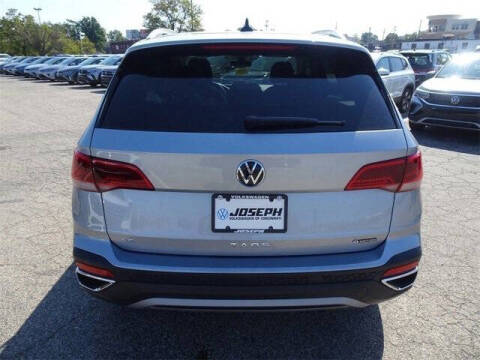 2024 Volkswagen Taos SE 4Motion