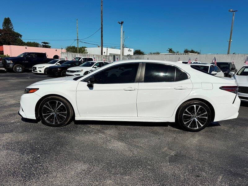 2019 Toyota Camry SE