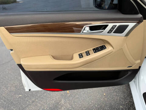 2016 Hyundai Genesis