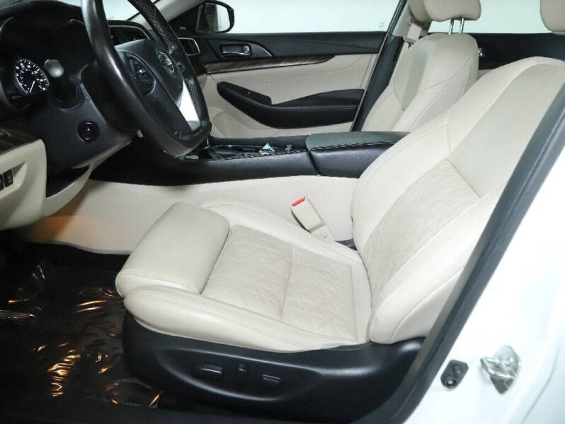 2017 Nissan Maxima Platinum