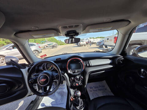 2017 MINI Hardtop 2 Door Cooper