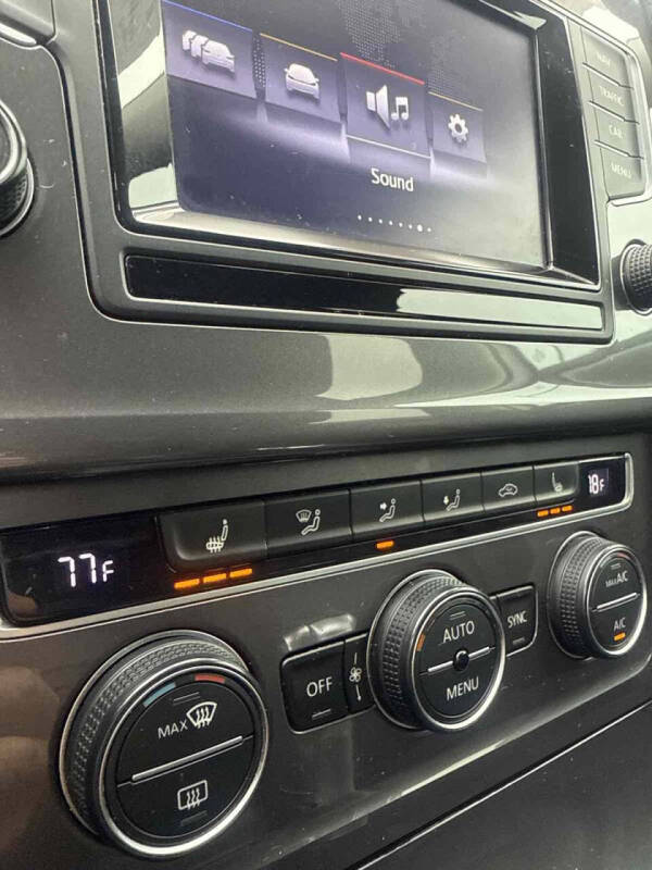 2015 Volkswagen e-Golf SEL Premium